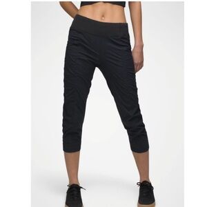 NWT Prana Koen Capri size medium color black